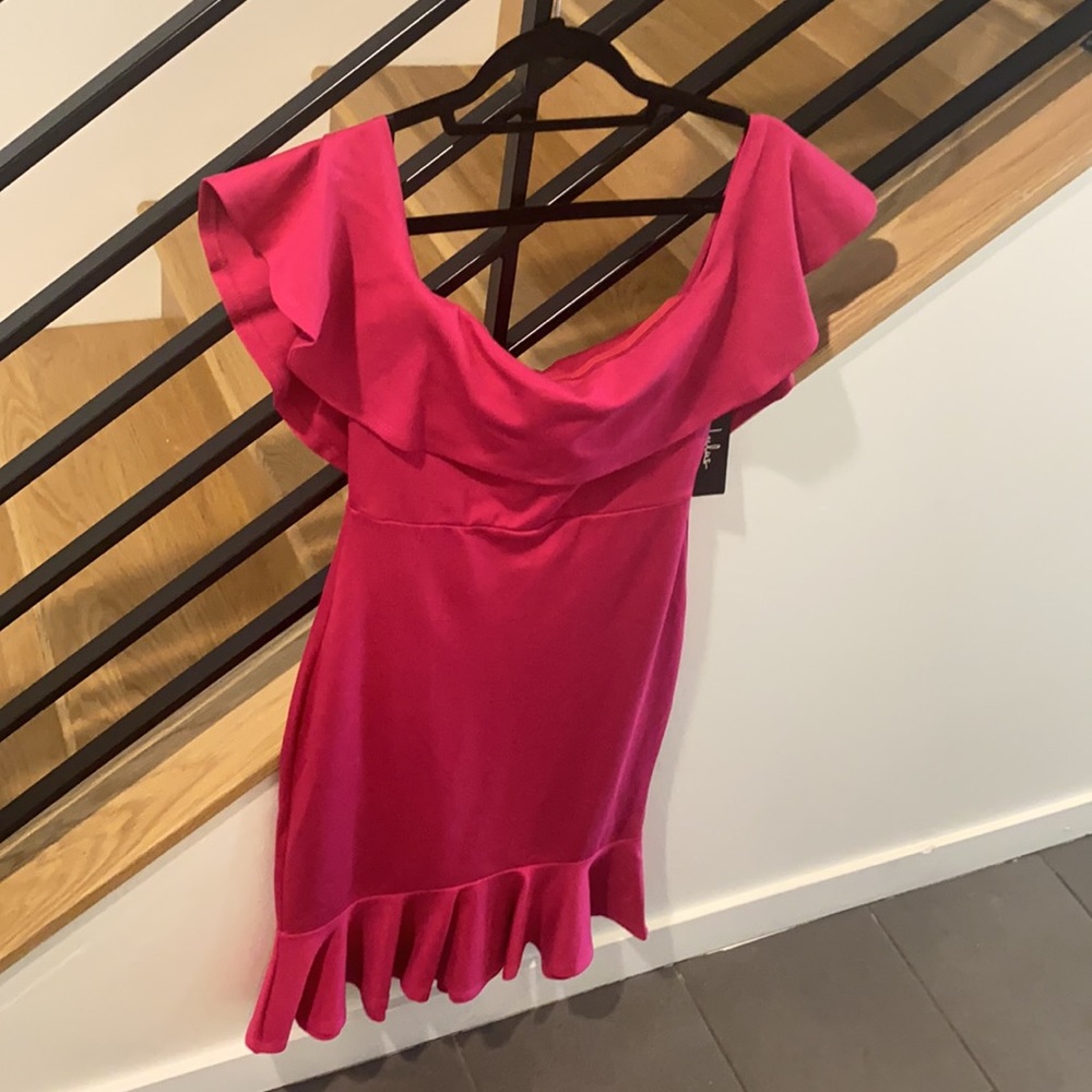 Off the shoulder bodycon dress,magenta. Tag on